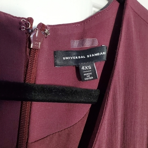 𝅺UNIVERSAL Standard Dress - Picture 7 of 16